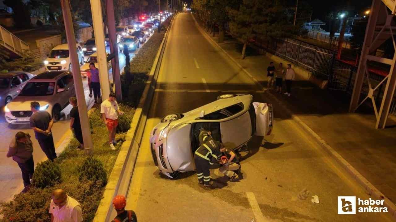 Kırıkkale'de üst geçide çarpan otomobil takla attı