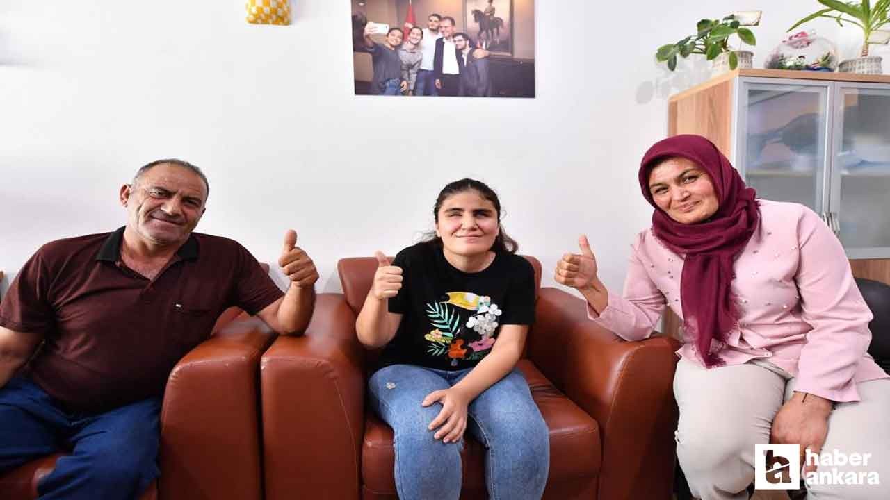 Görme engelli Nazalin, Ankara Üniversitesine yerleşti
