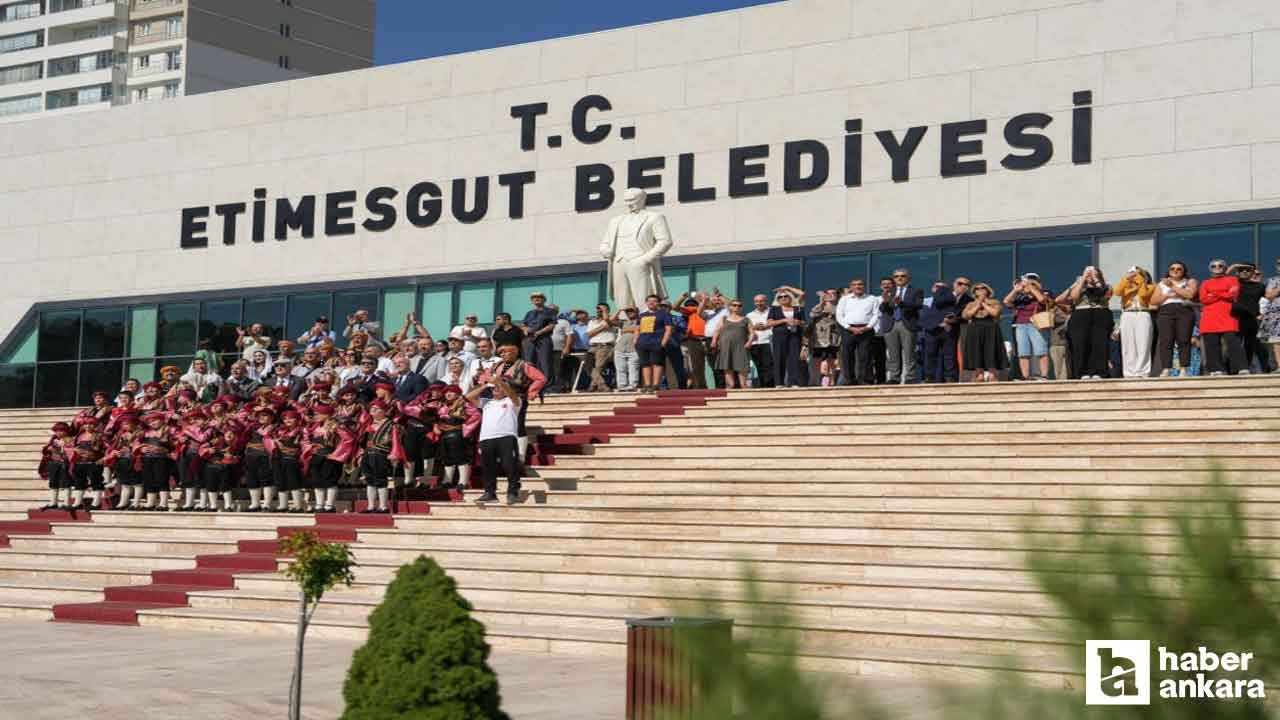 Etimesgut Belediyesi'nin 30 Ağustos coşkusu göklerde başladı