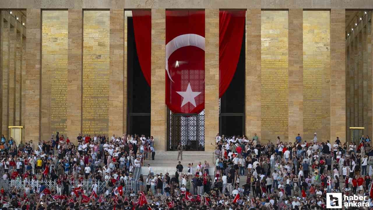 30 Ağustos'ta Anıtkabir'i 639 bin 497 kişi ziyaret etti