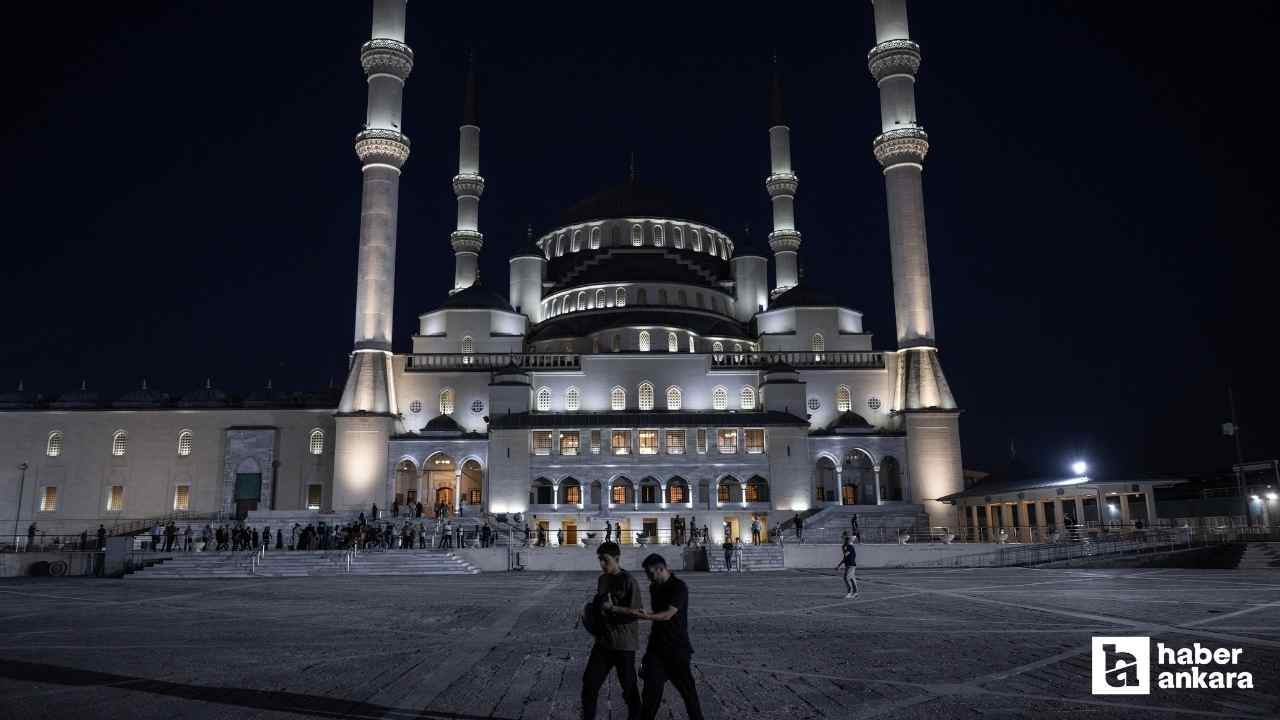 Ankara'da Mevlid Kandili için camilerde programlar düzenlendi
