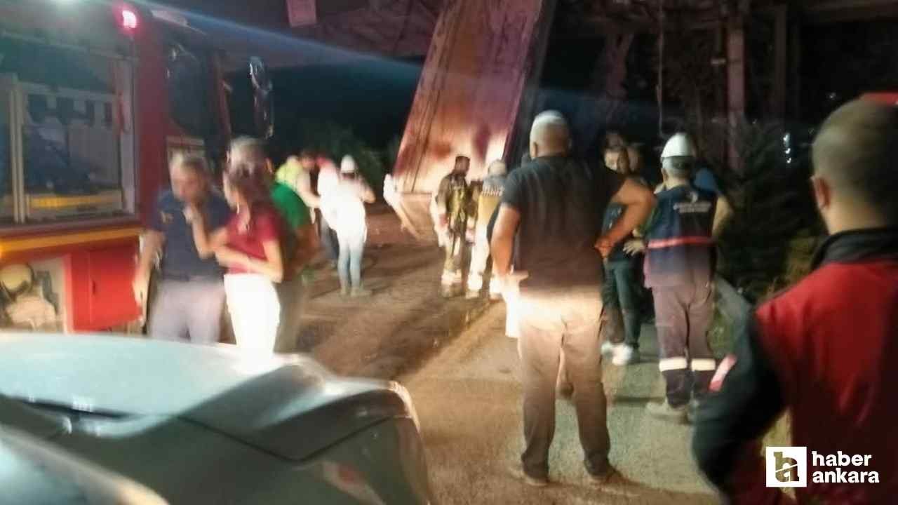 Nallıhan'da trafik kazasında 5 kişi yaralanarak hastaneye kaldırıldı