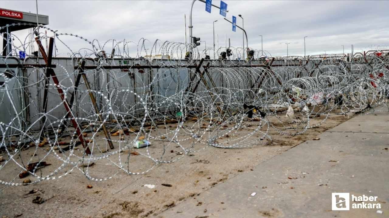 Polonya Rusya'nın askeri tatbikatı gerekçesiyle Belarus sınırını kapatıyor