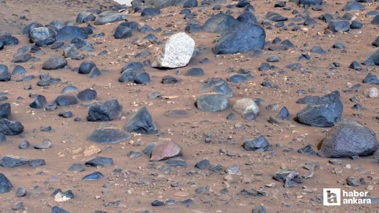 NASA'nın Mars'ta yaşam belirtisi iddiası heyecan yarattı