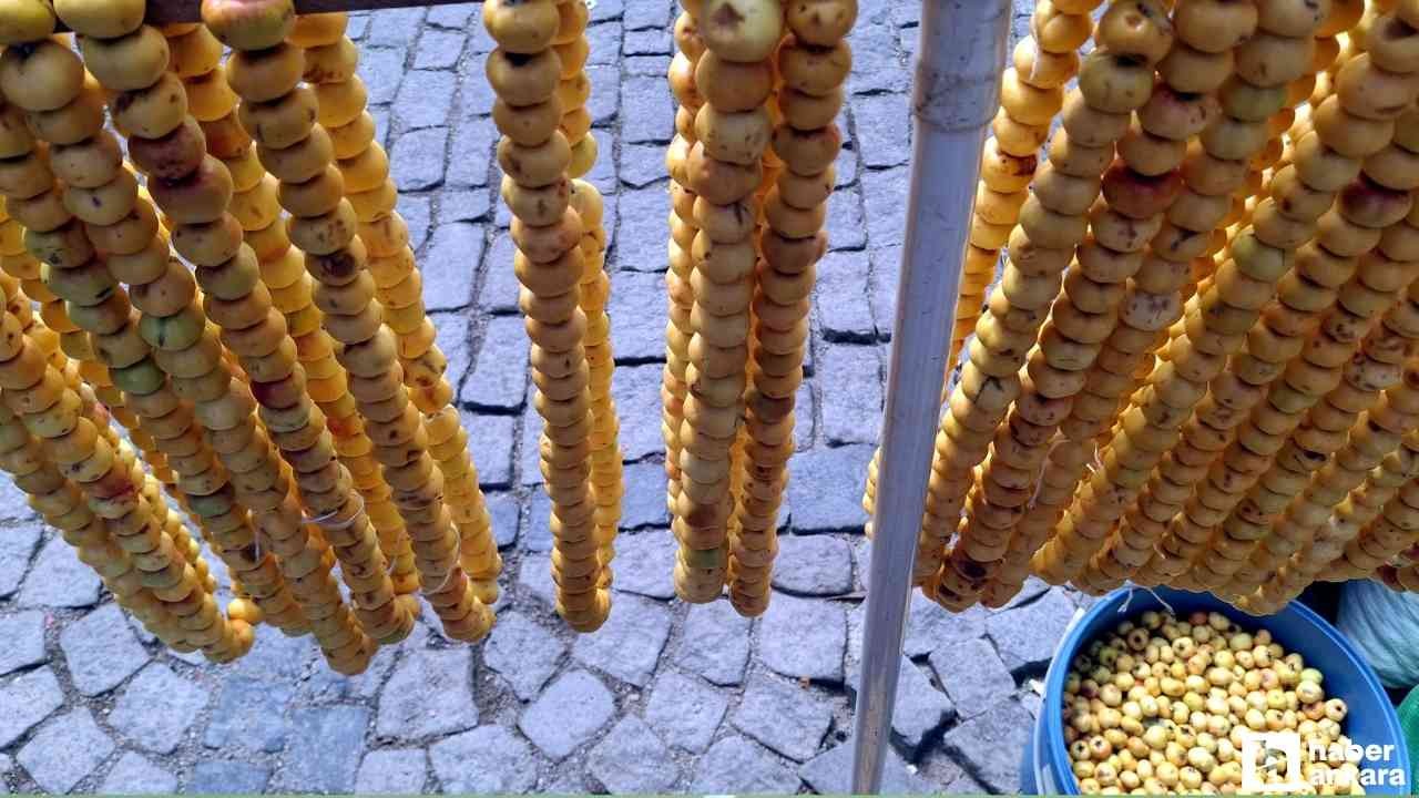 Beypazarı'nda toplanan alıçlar pazarlardaki yerini almaya başladı
