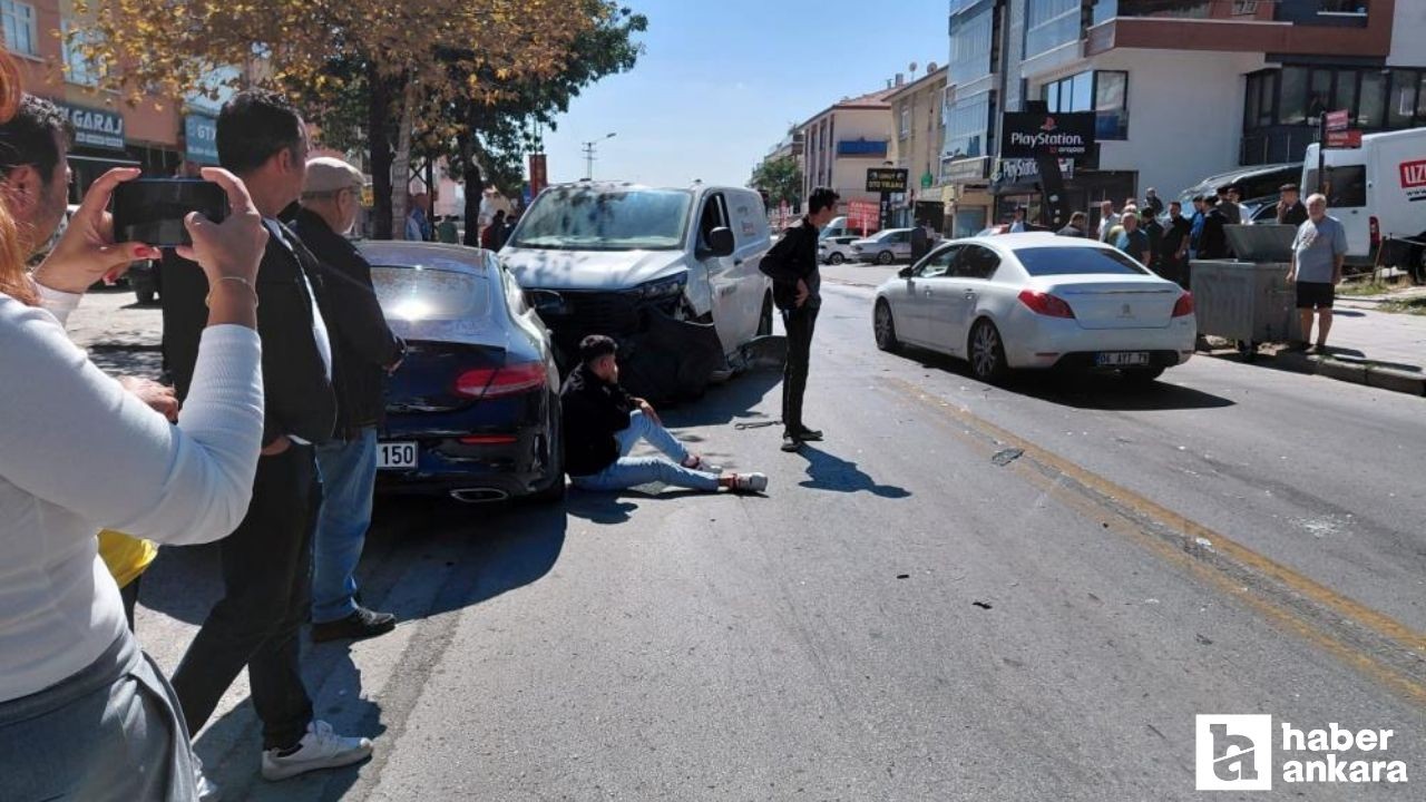 Keçiören'de ticari araç ile otomobil çarpıştı: 2 kişi yaralandı