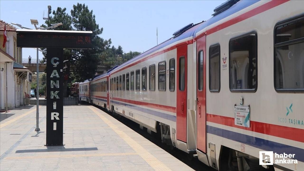 Ankara'dan yola çıkan Turistik Karaelmas Ekspresi, Çankırı'ya geldi
