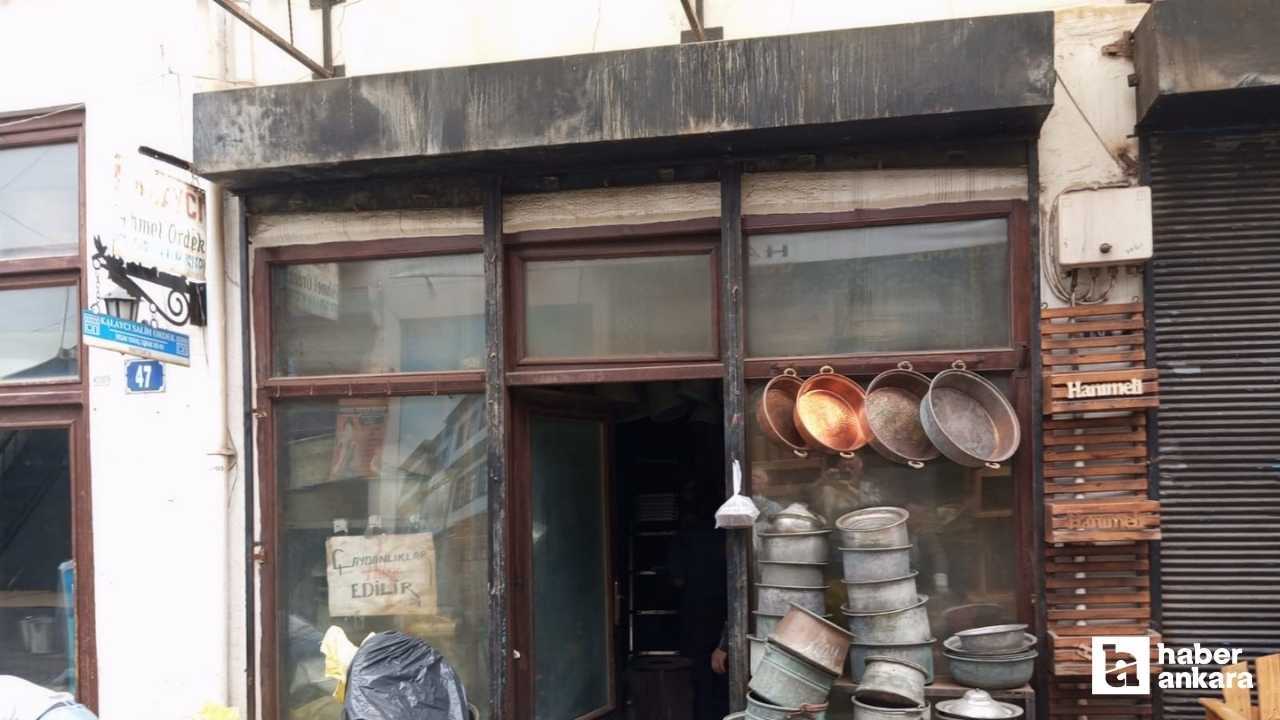 Beypazarı'nda dükkan çatısında çıkan yangında maddi hasar meydana geldi