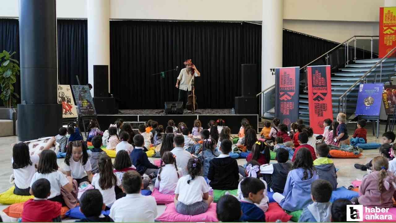 Etimesgut Belediyesi'nin düzenlediği Tiyatro Festivali 14 Ekim'e kadar sürecek