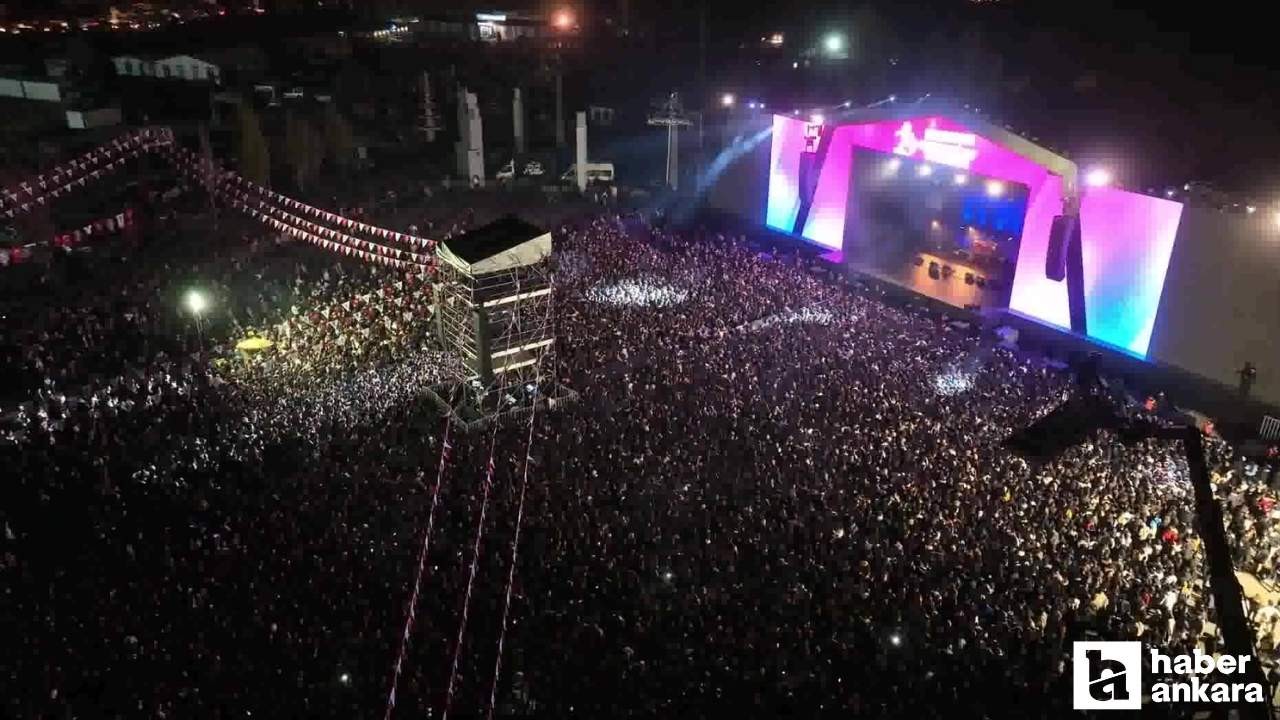 Ankara'da 29 Ekim'de Melek Mosso konser verecek!