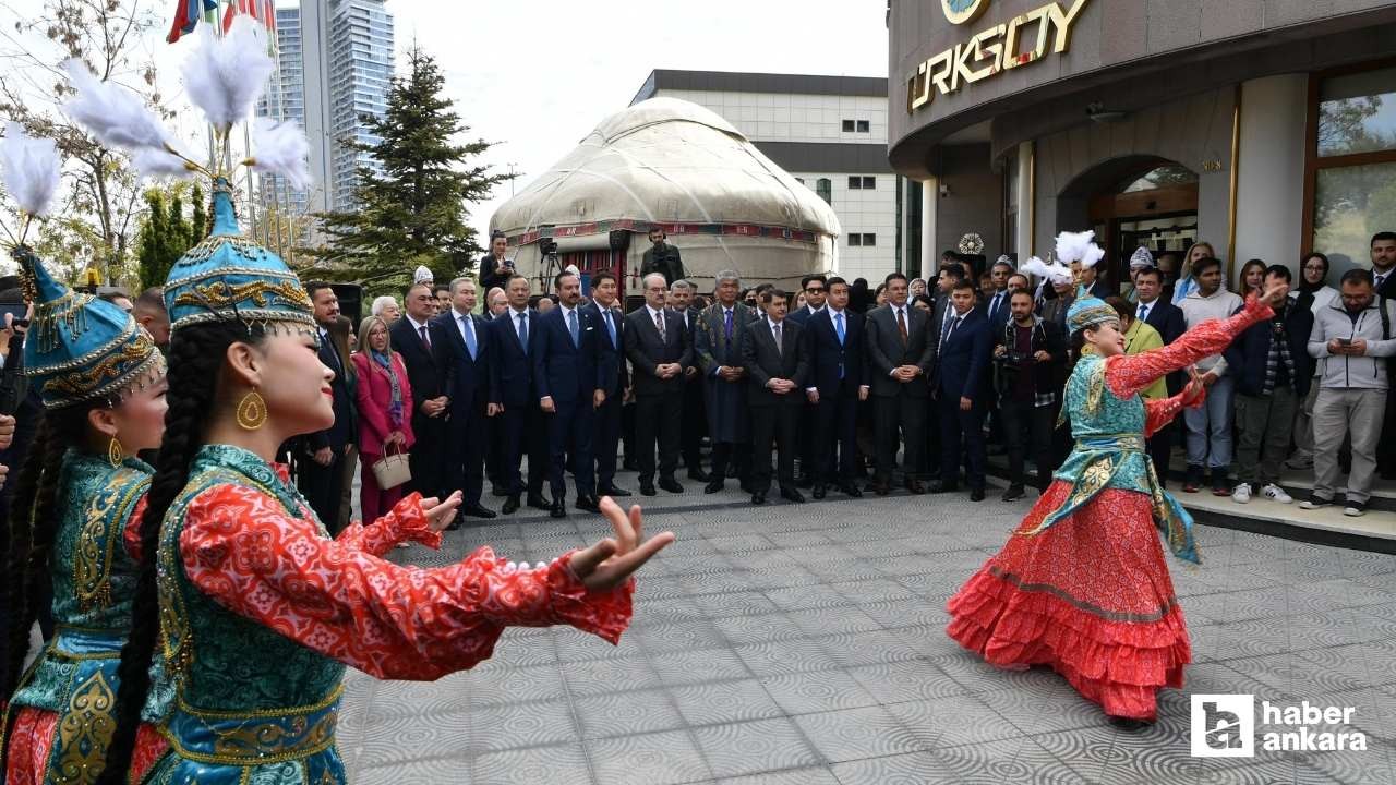 Ankara'ya kardeşliğin simgesi Kazak Yurt Çadırı hediye edildi