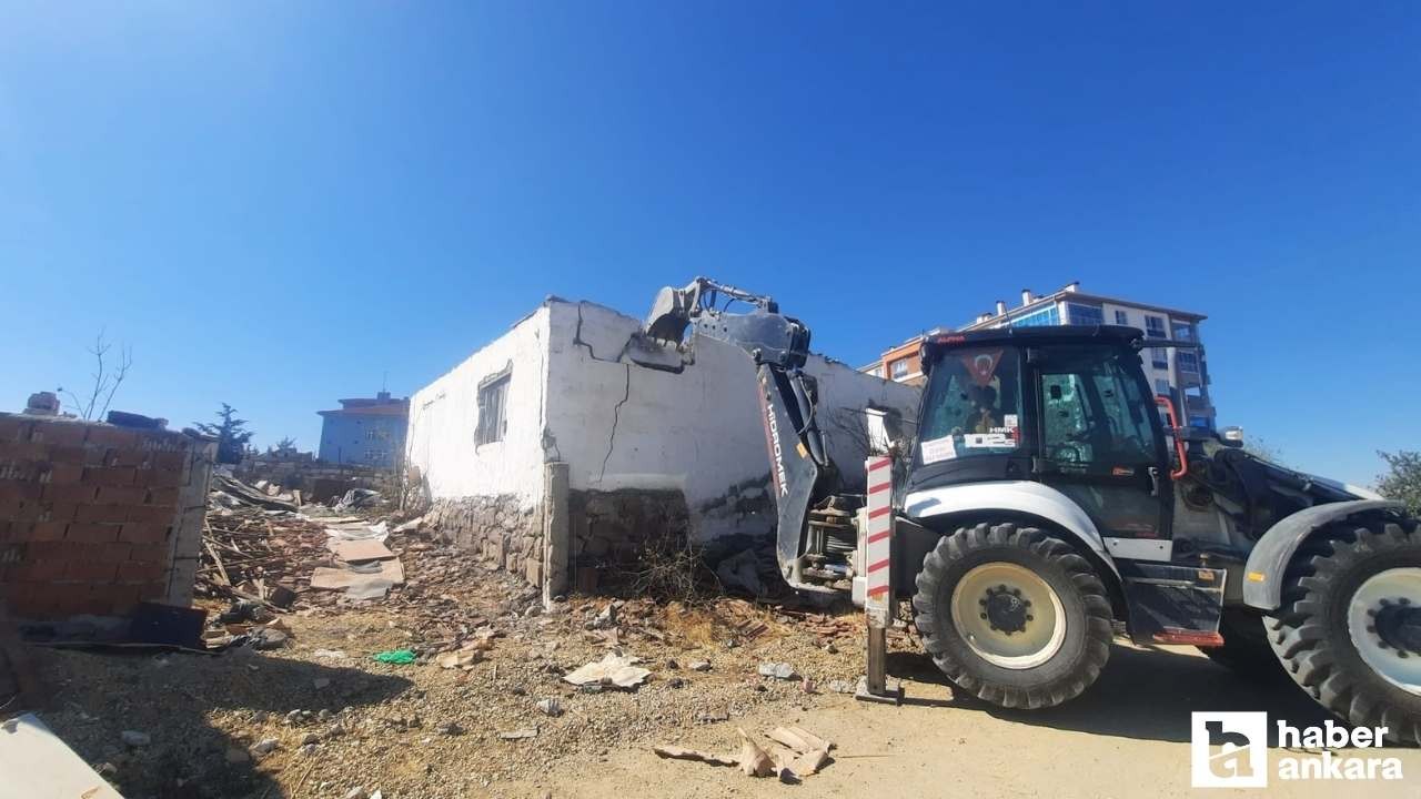 Altındağ Belediyesi metruk yapıların yıkımlarını sürdürüyor