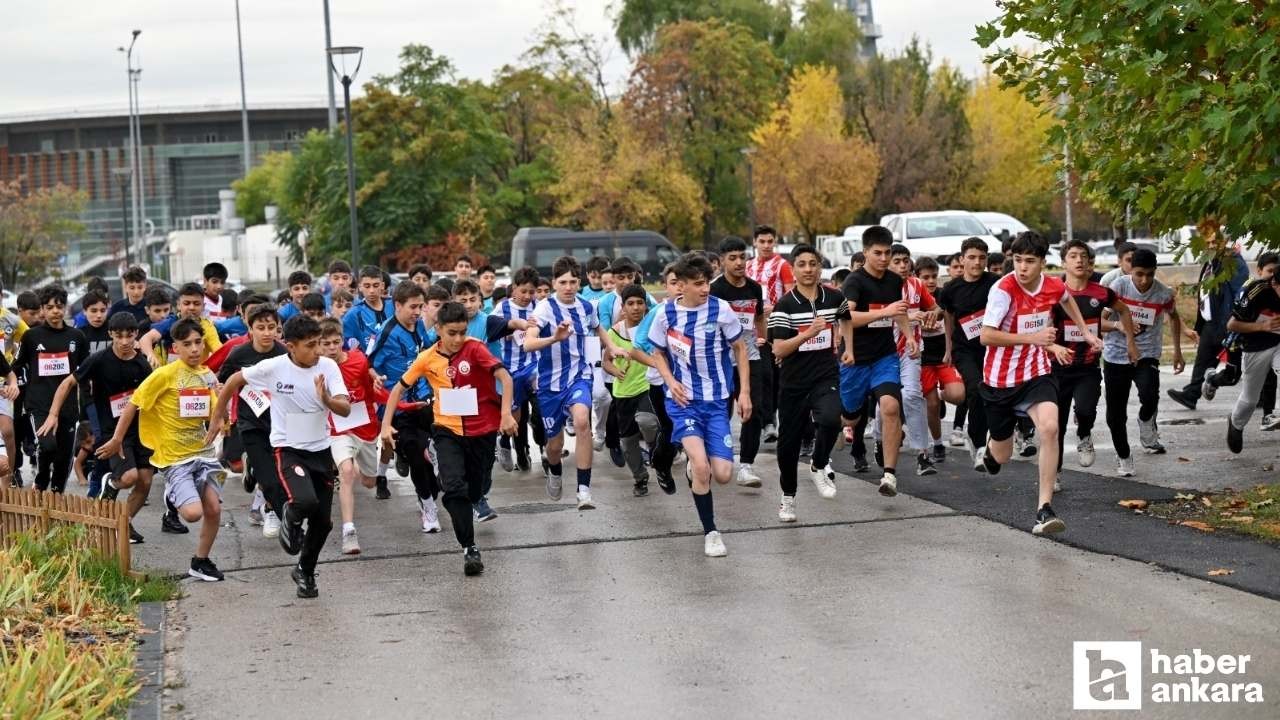 Altındağ'da Cumhuriyet coşkusu koşu ile başladı