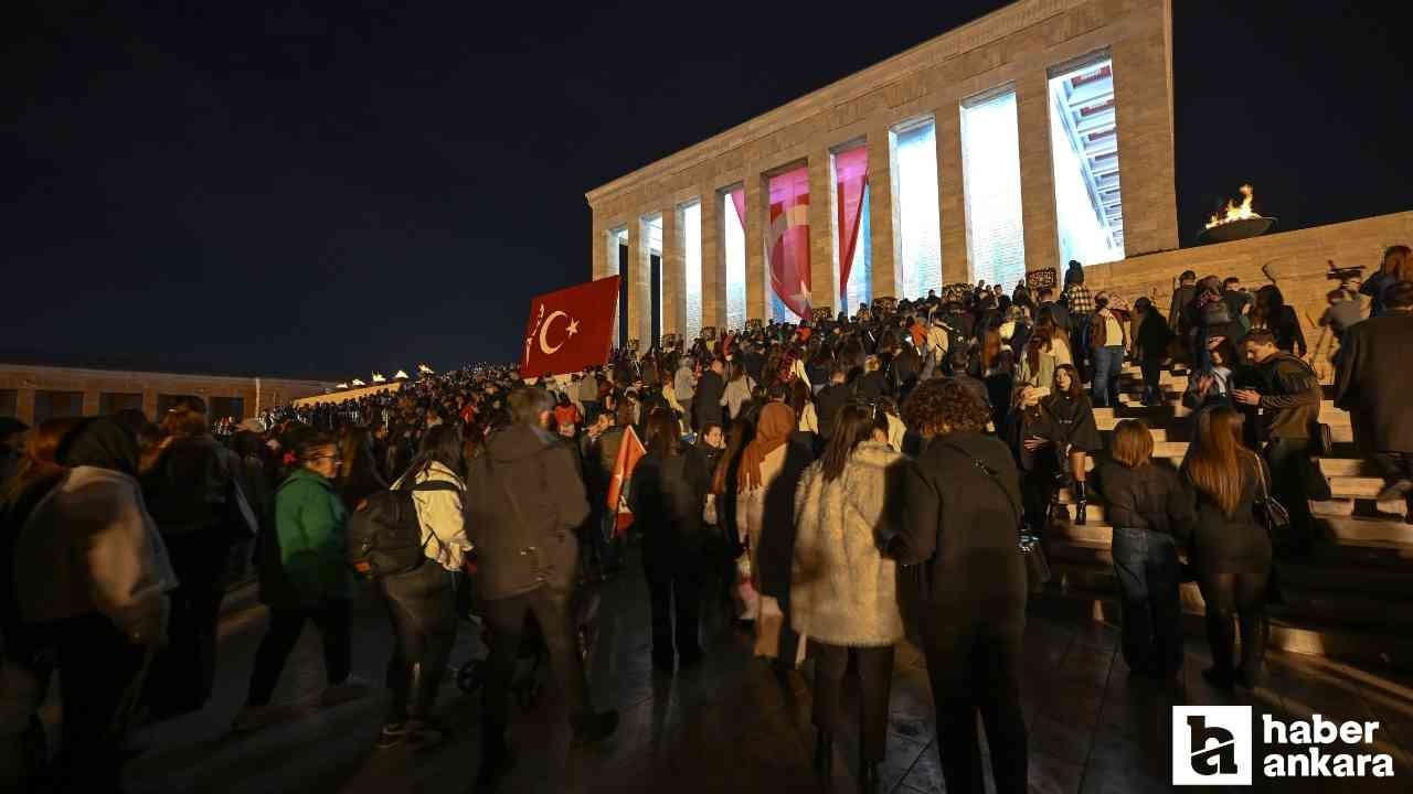 10 Kasım'da Anıtkabir'i 1 milyondan fazla kişi ziyaret etti!