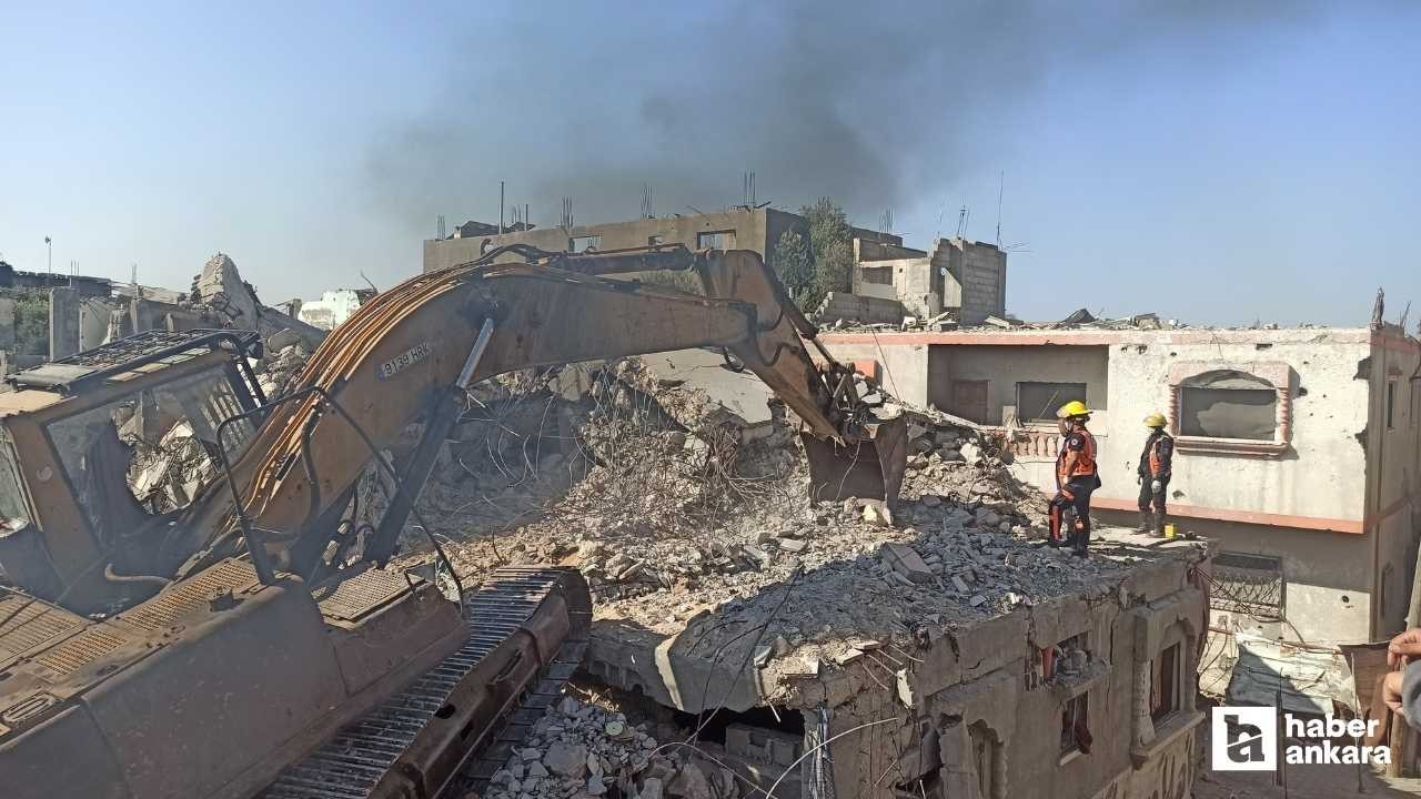 Gazze'de enkaz altındaki Filistinlilerin cenazeleri için çalışma başlatıldı