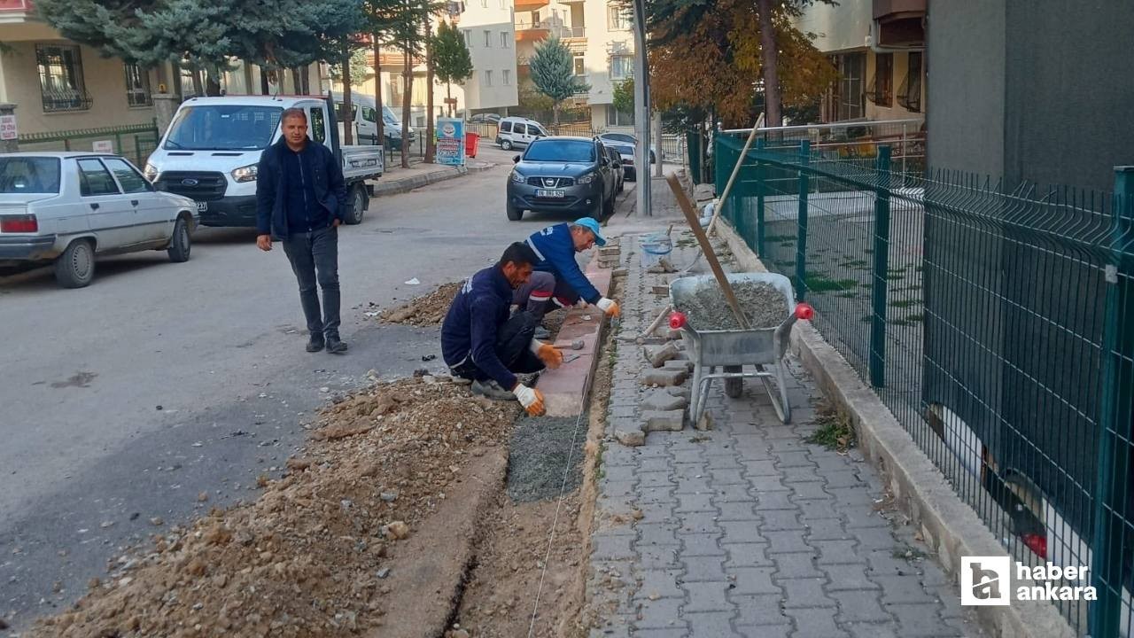 Pursaklar Belediyesi, Koşar Sokak'ta kaldırımları yeniledi