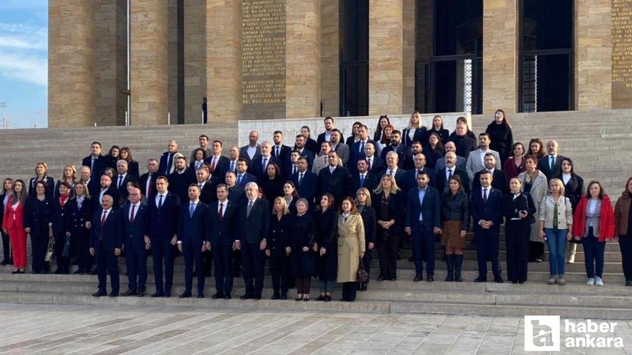 CHP 39. Olağan Kurultay öncesi Anıtkabir'i ziyaret etti