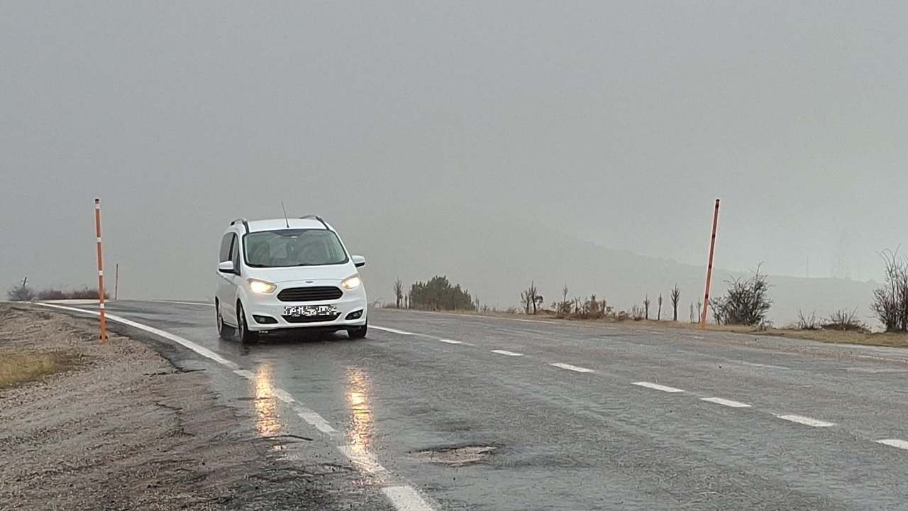 Ankaralı araç sürücülerine sis uyarısı yapıldı: Bu yollara dikkat!