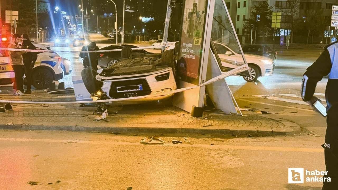 Çankaya'da motosiklete çarpan otomobil devrilip ters döndü: 4 yaralı