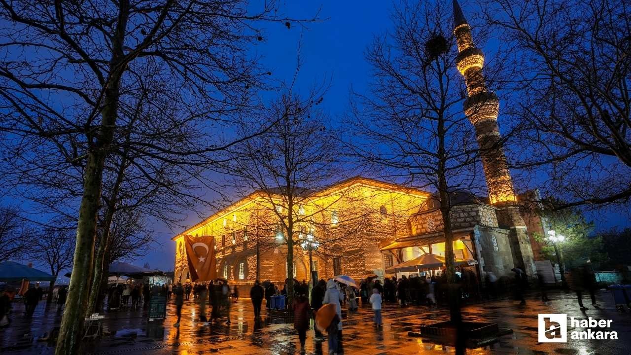 Ankara'da camilerde Berat Kandili idrak edildi