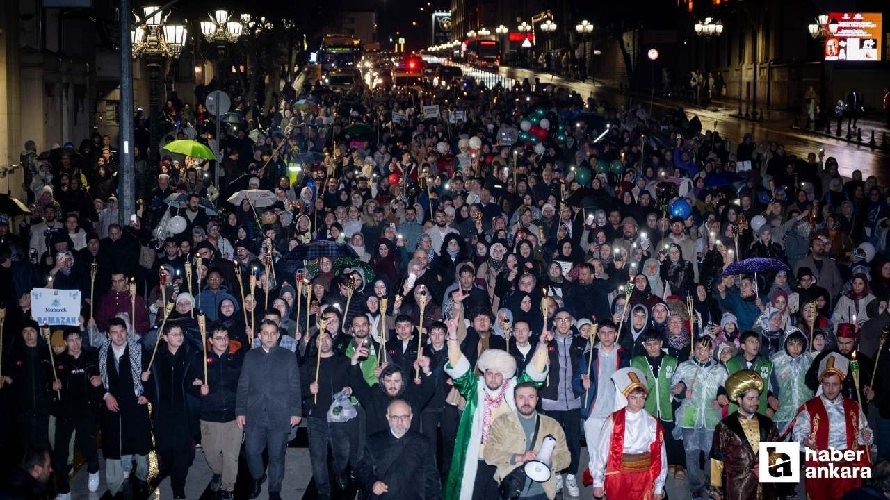 Ankara'da ramazanın gelişi düzenlenen fener alayı ile kutlandı