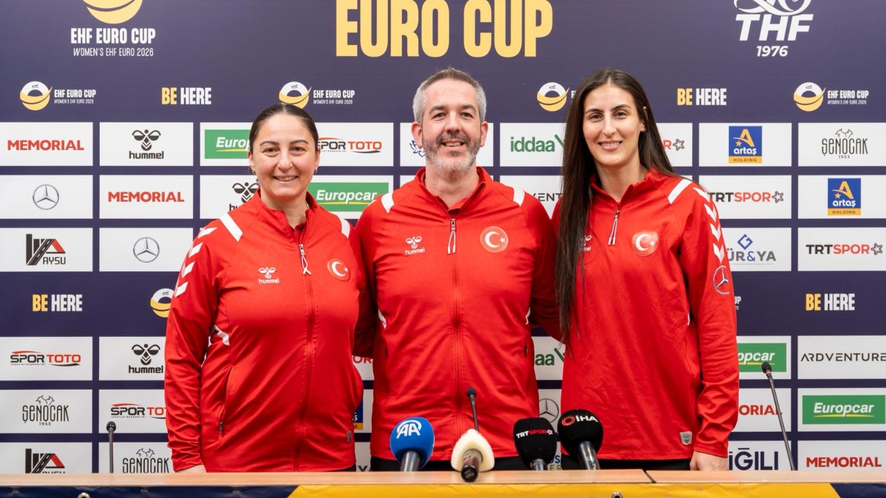 Hentbol Kadın Milli Takımı, Çekya maçı öncesi basın önüne çıktı