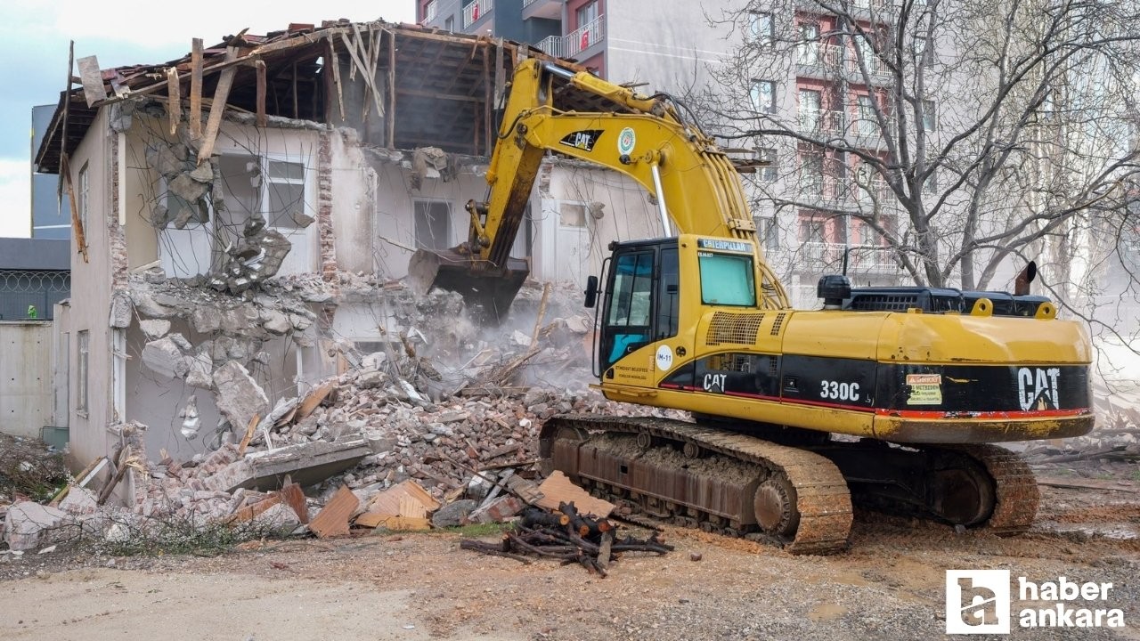Etimesgut Belediyesi metruk yapıları kontrollü ortadan kaldırıyor