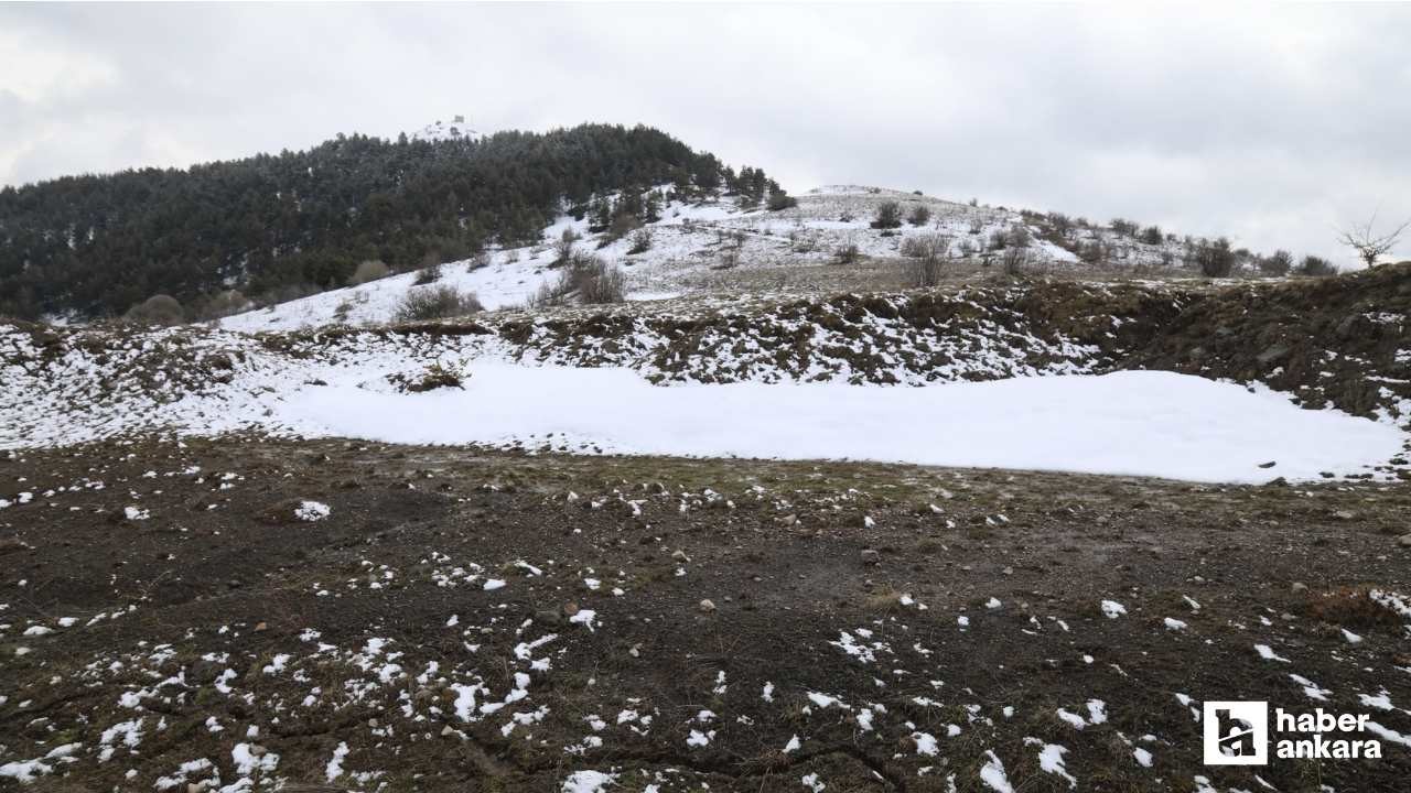 Çubuk'ta yüksek kesimlerde kar yağışı etkili oldu