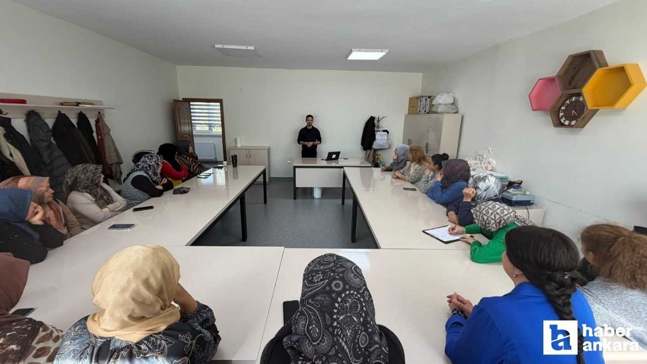 Pursaklar Belediyesi'nden 'Değerlerin edinilmesinde ailenin rolü ve medya okuryazarlığı' semineri