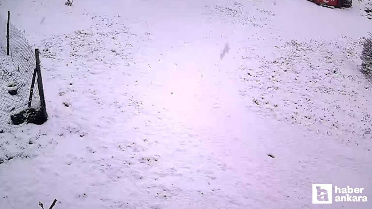 Akyurt'un yüksek kesimlerinde kar yağışı etkili oldu