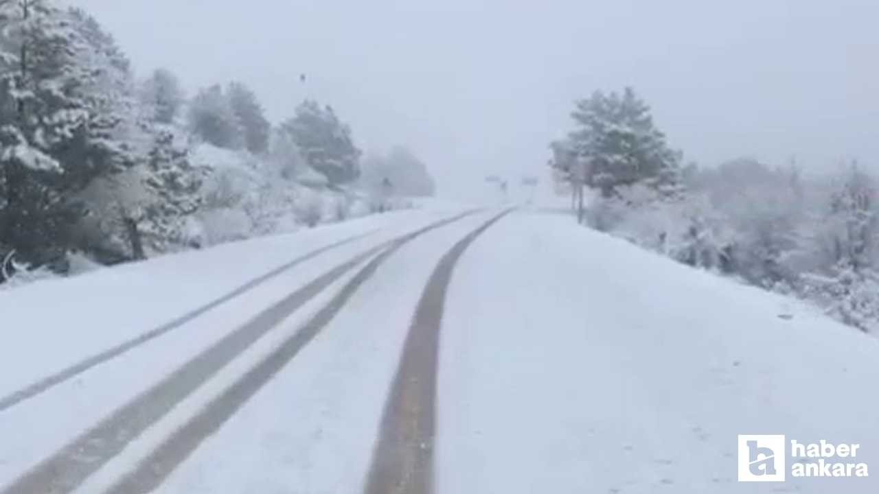 Beypazarı'nın yüksek kesimleri Nisan ayını kar yağışı ile uğurladı