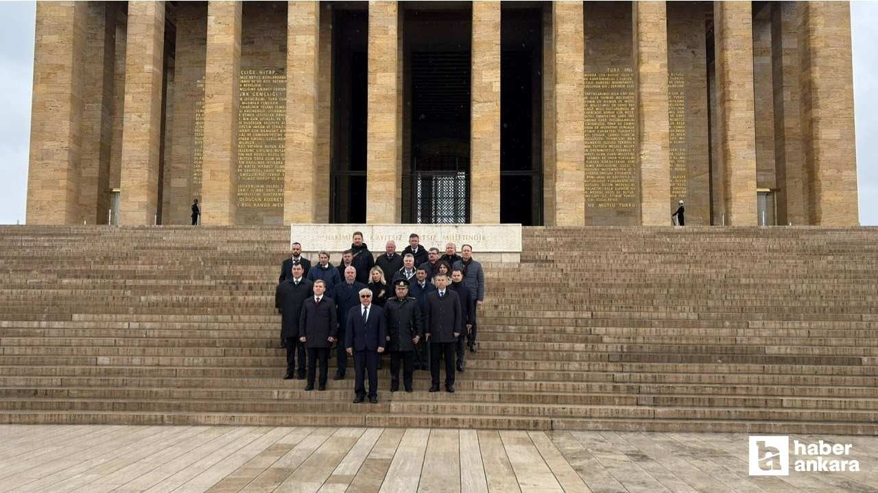 Rusya'nın Ankara Büyükelçisi Vershinin, Anıtkabir'i ziyaret etti