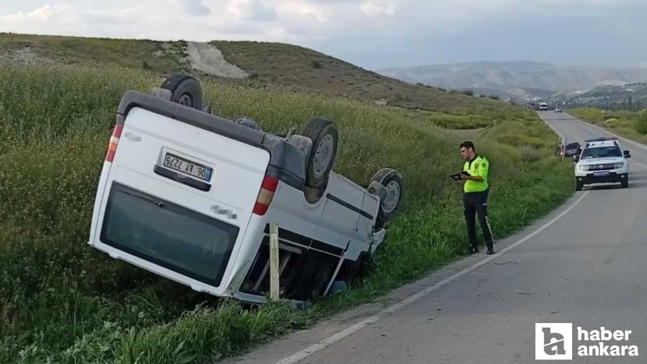 Beypazarı'nda kontrolden çıkan minibüs devrildi: 1 kişi hayatını kaybetti