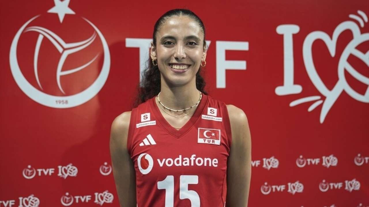 Ay-yıldızlı voleybolcu Deniz Uyanık: Hedef kupayı kazanmak