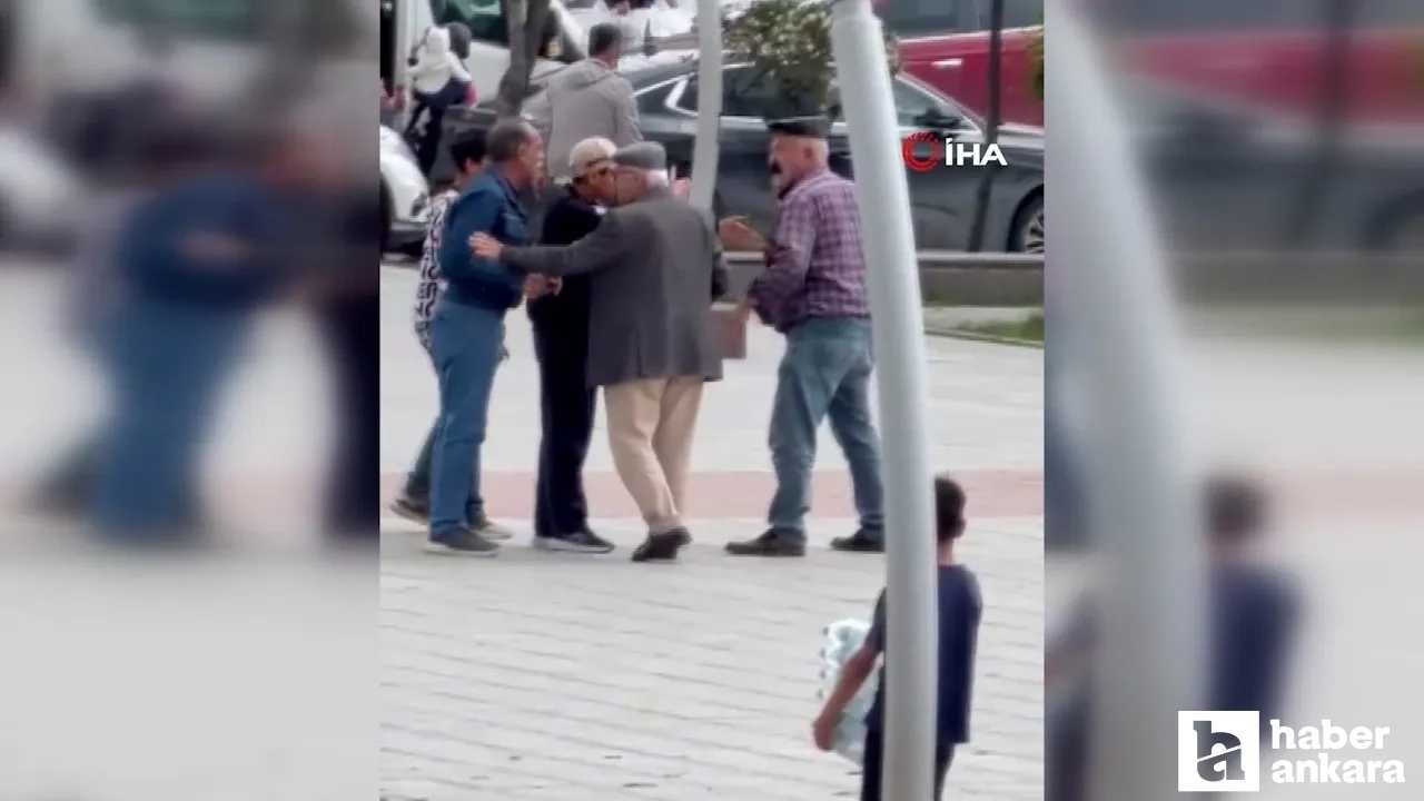 Sincan'da iki yaşlı adam parkta tekmeli yumruklu kavga etti