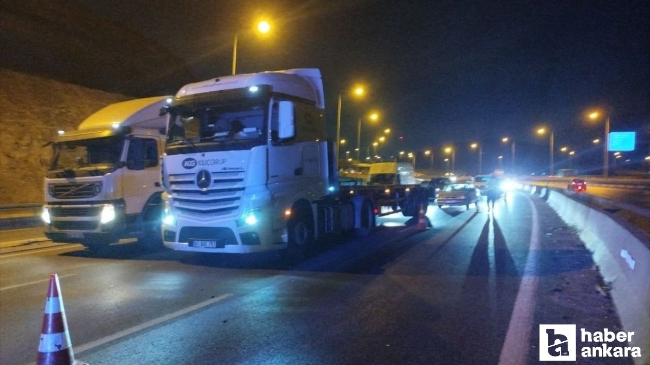 Kocaeli'nde yola atık döküldü: Ankara istikametinde trafik k