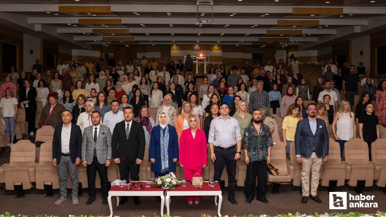 Ankara'da düzenlenen panelde yapay zekanın topluma