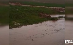 Haymana'da bir araç sel sularının ortasında mahsur kaldı