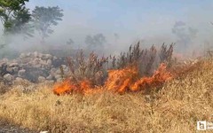 Altındağ'da otluk alanda çıkan yangına itfaiye müdahale etti