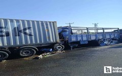 Ankara'da kontrolden çıkan kamyon tıra çarptı: 1 yaralı!