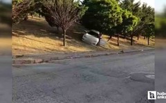 Mamak'ta ticari taksiye yol vermek isteyen araç kaza yaptı