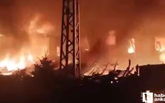 Çubuk'ta yangın: İki ev alevlere teslim oldu