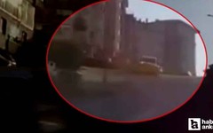 Mamak’ta trafik kazası: Taksi ile kamyonet çarpıştı!