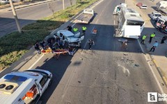 Elmadağ'da otomobil otobüse çarptı: 2 kişi yaralandı!