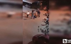 Yenimahalle'de 7 kişi bir adamı darp etti: O anlar kamerada!