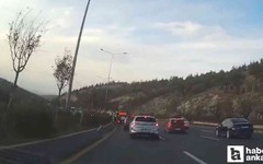 Başkentte zincirleme kaza anı araç kamerasında!