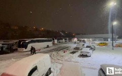 Kar yağışı nedeniyle Ankara - İstanbul yolunda trafik kapatıldı