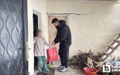 Ankaralı polis memurundan ihtiyaç sahibi ailelere yardım paketi!