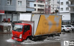 Ankara'da etkili olan sağanak yağış hayatı olumsuz etkiledi