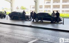 Başkan Güner'in gözaltına alınacağı havalimanına 2 makam aracı geldi